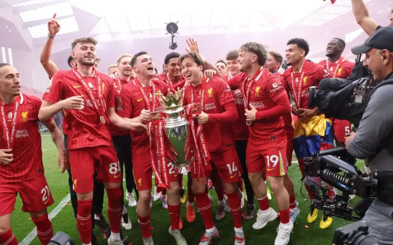 سيودع ليفربول هذا الصيف أسطورة أخرى للنادي بعد محمد صلاح